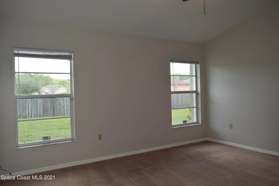 Photo of 816 Seven Gables Circle SE