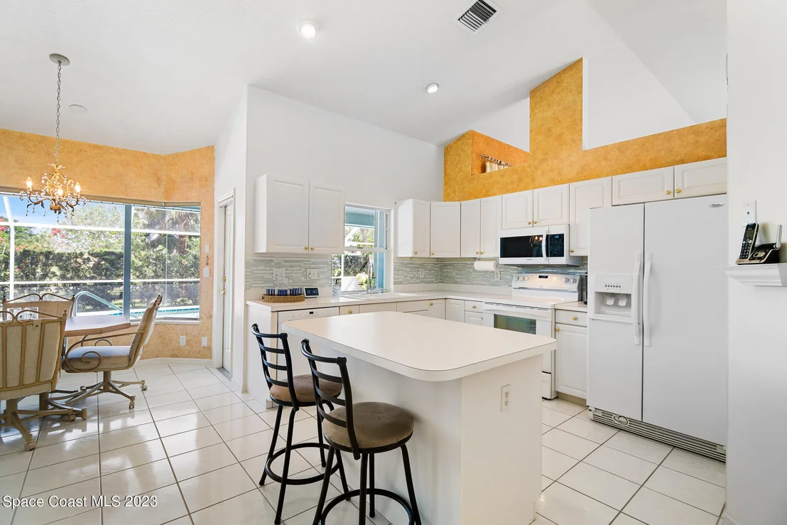 Photo of 2398 Golf Vista Boulevard