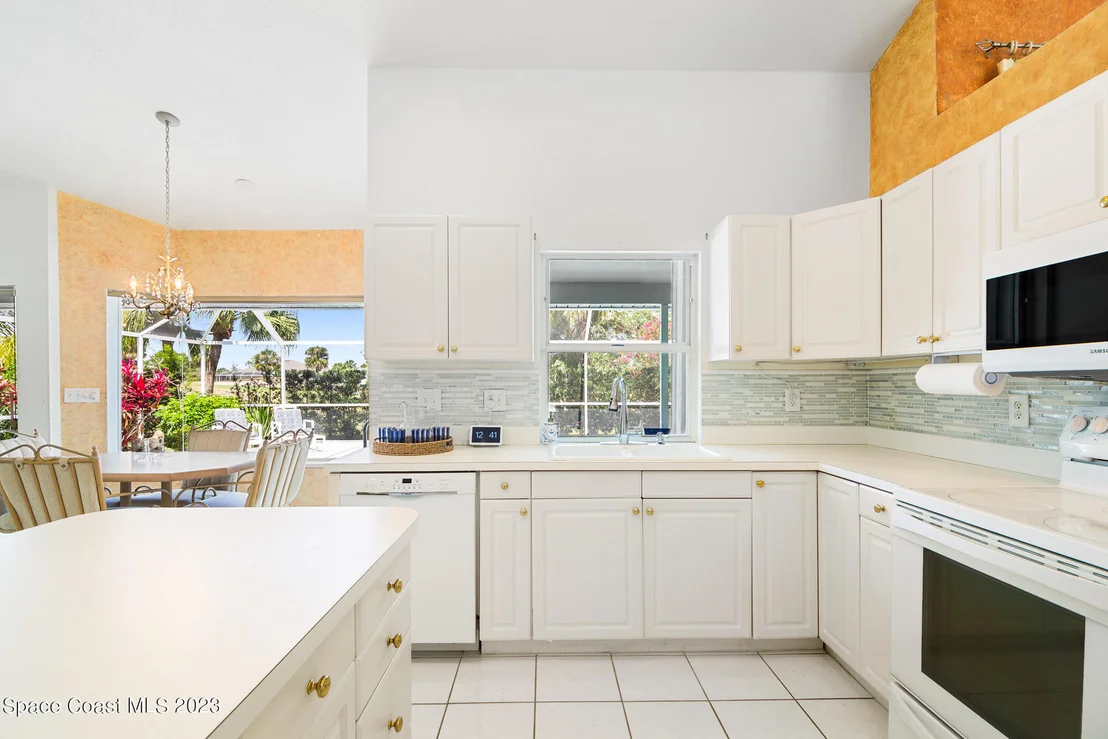 Photo of 2398 Golf Vista Boulevard
