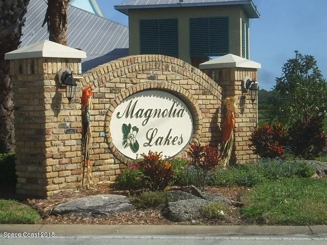 Photo of 1126 White Oak Circle