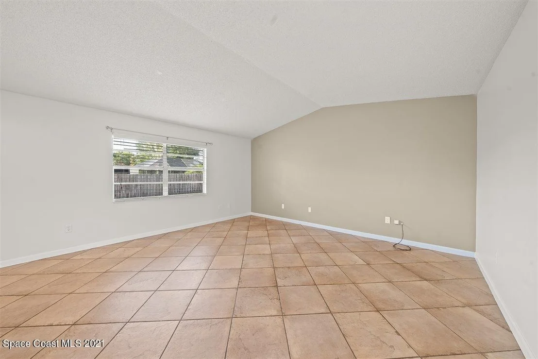 Photo of 550 Ford Circle W