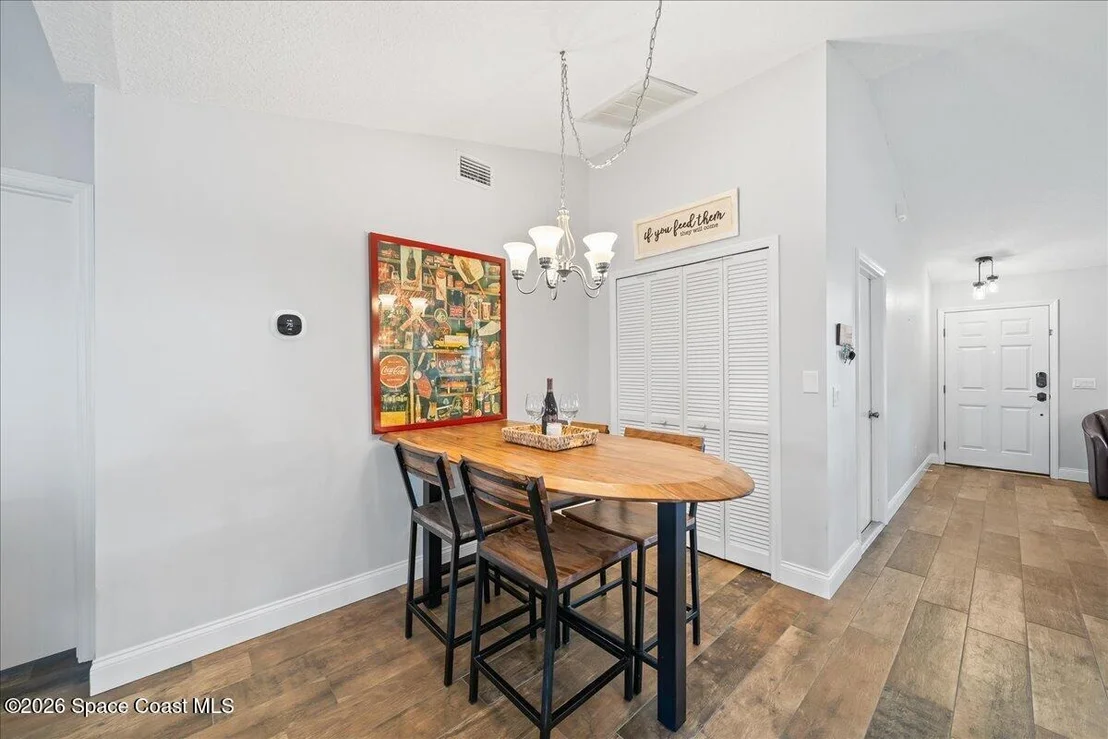 Photo of 3320 Lakeview Circle