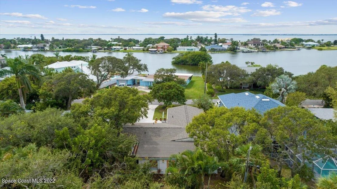 Photo of 1345 Bayshore Drive