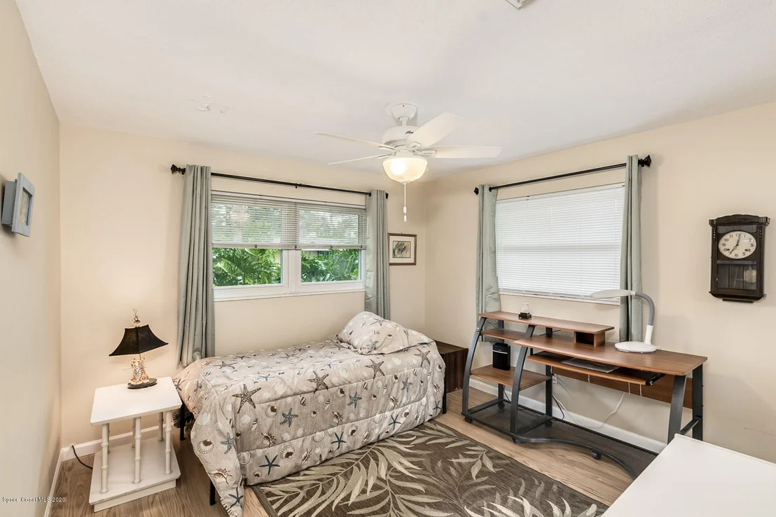 Photo of 565 Seabreeze Drive