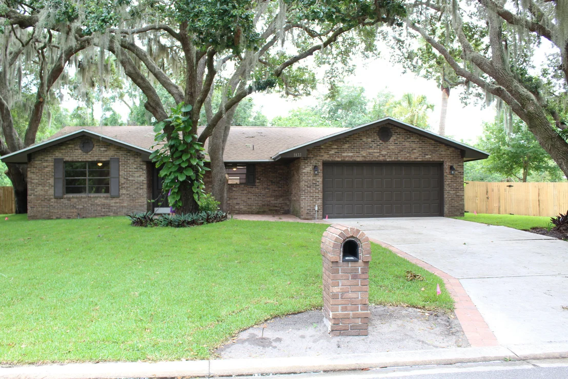 Photo of 1833 Oakwood