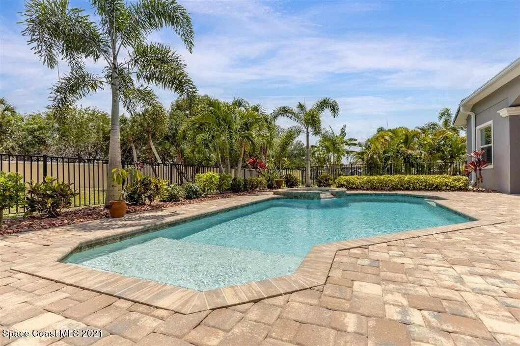 Photo of 823 Lorenza Place
