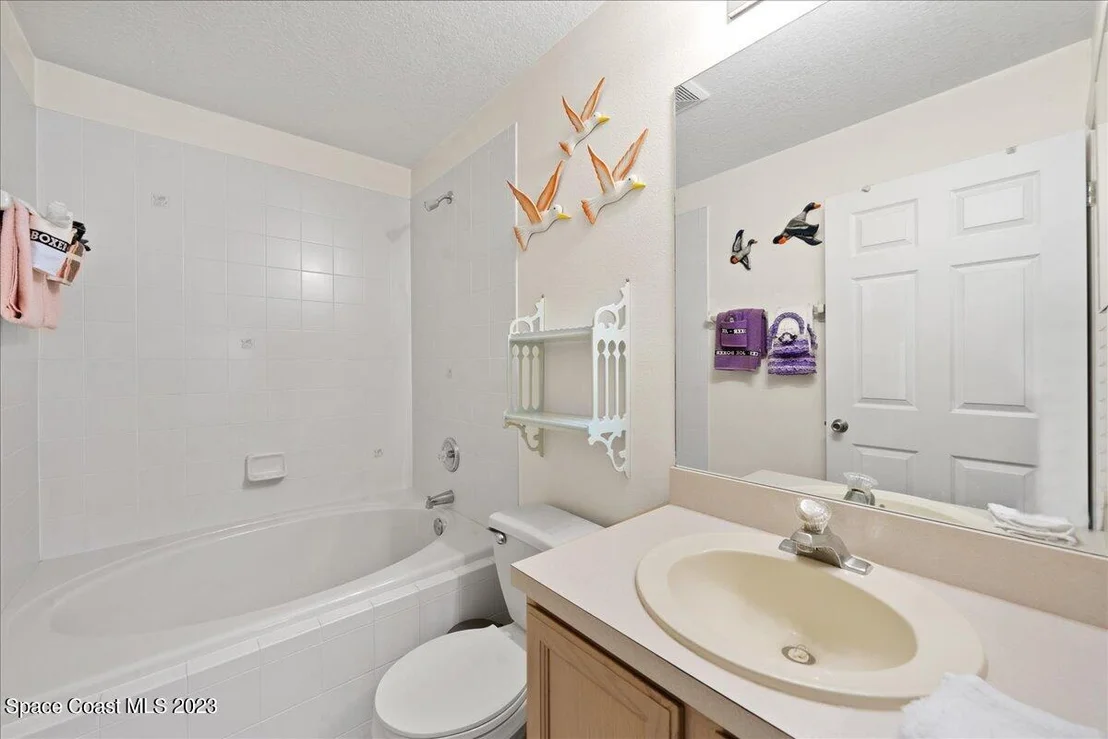 Photo of 6564 Crest Avenue