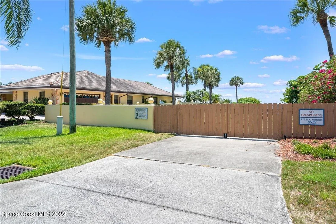 Photo of 453 Dolphin Street