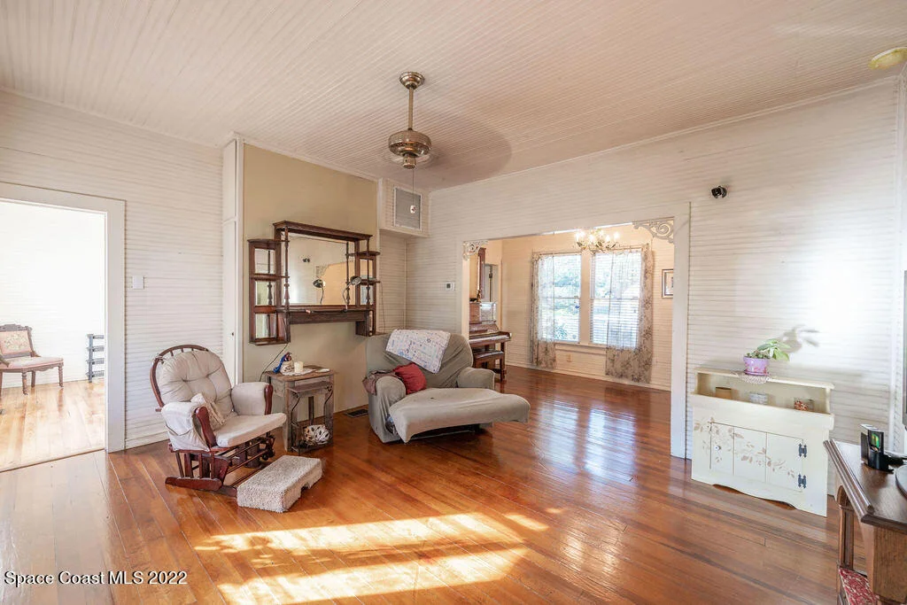 Photo of 1698 Guava Avenue