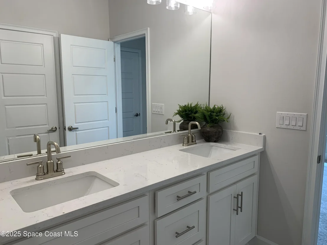 Photo of 1005 Kylar Drive NW