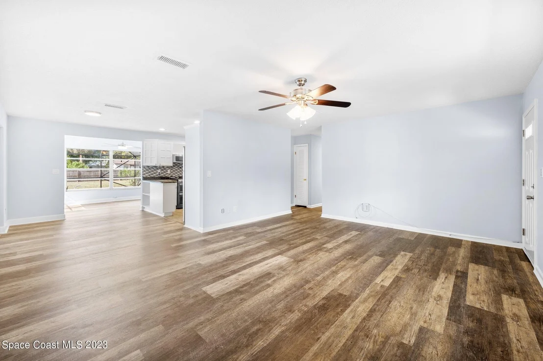 Photo of 3030 Hield Road