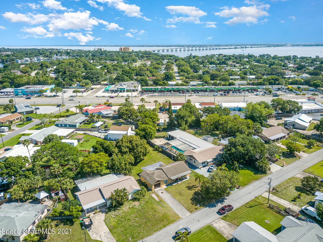 Photo of 570 Loveridge Drive