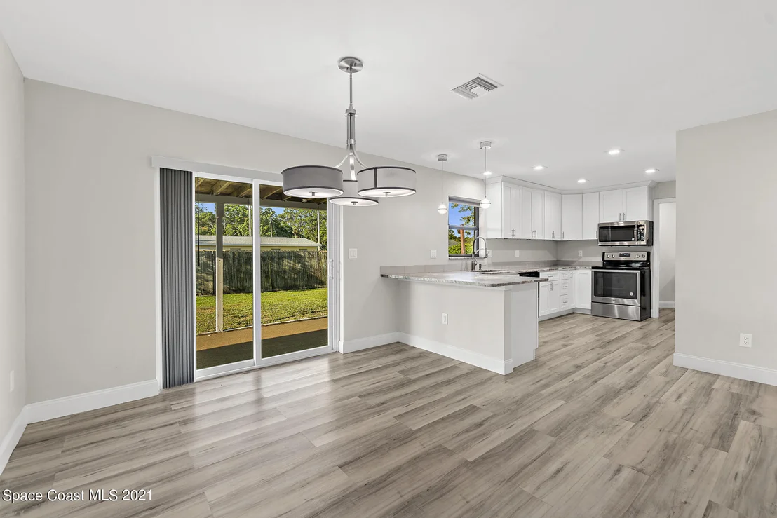 Photo of 1021 Green Road