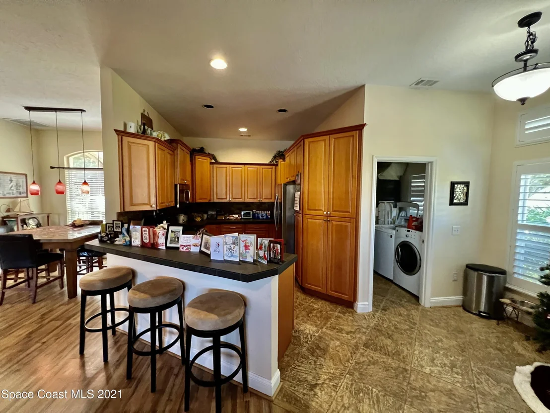 Photo of 1426 Victoria Boulevard