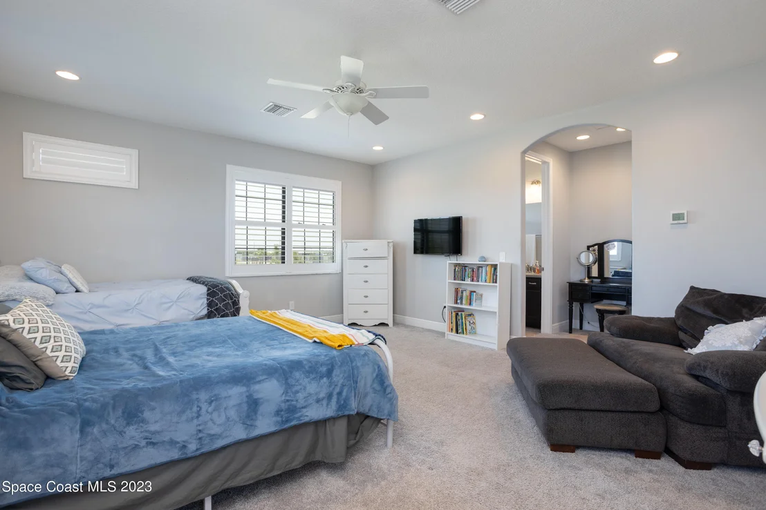 Photo of 7327 Bluemink Lane
