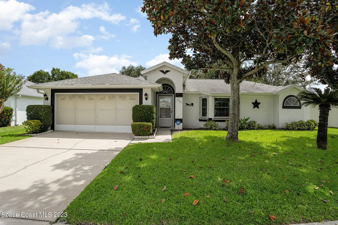 Photo of 4335 South Lakes Circle