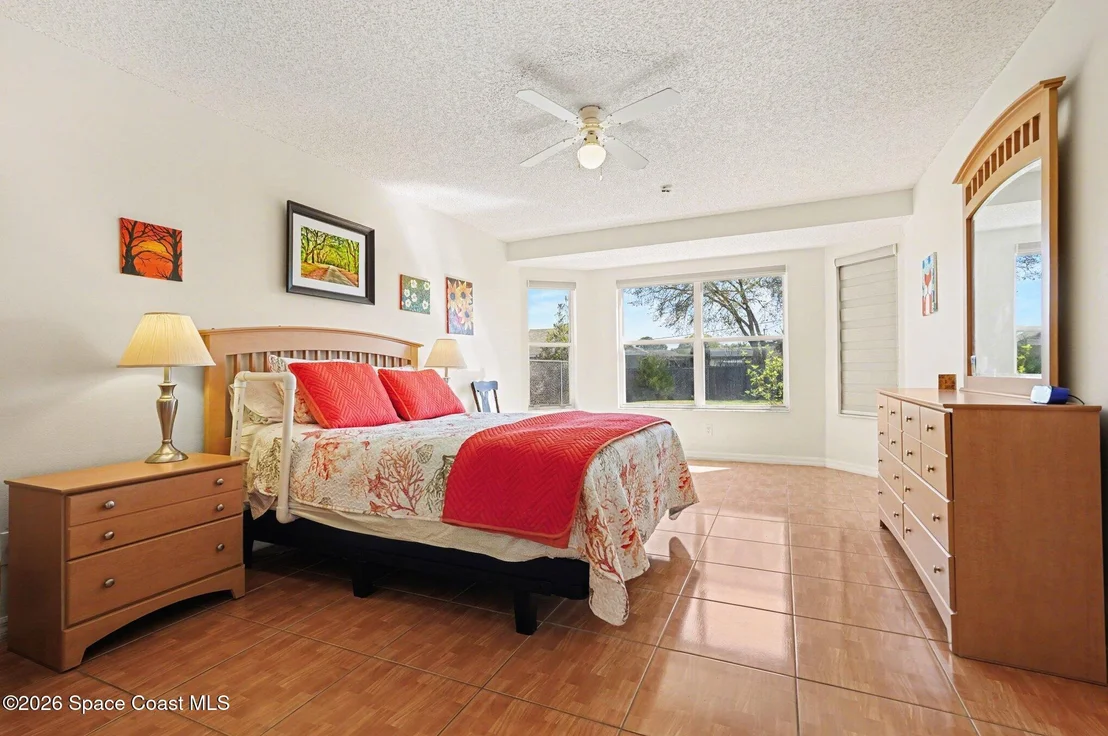 Photo of 938 Commerce Road SE