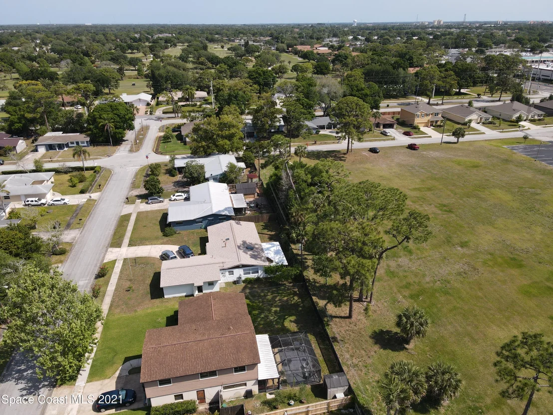 Photo of 1718 Golfview Drive