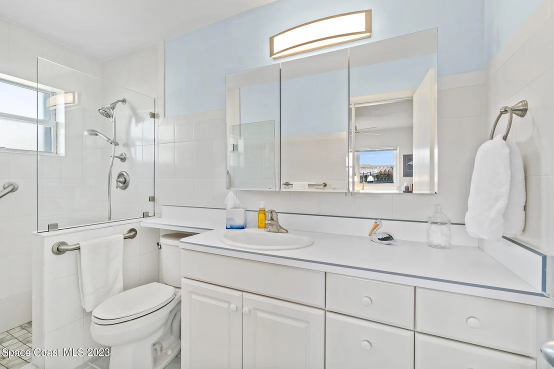 Photo of 209 River Road