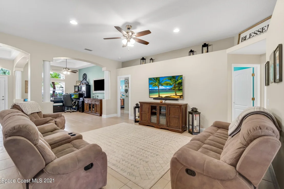Photo of 1878 Auburn Lakes Drive