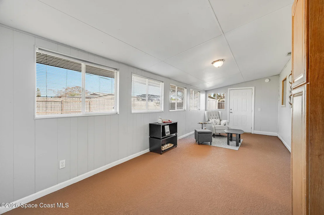 Photo of 995 Eyerly Lane NE