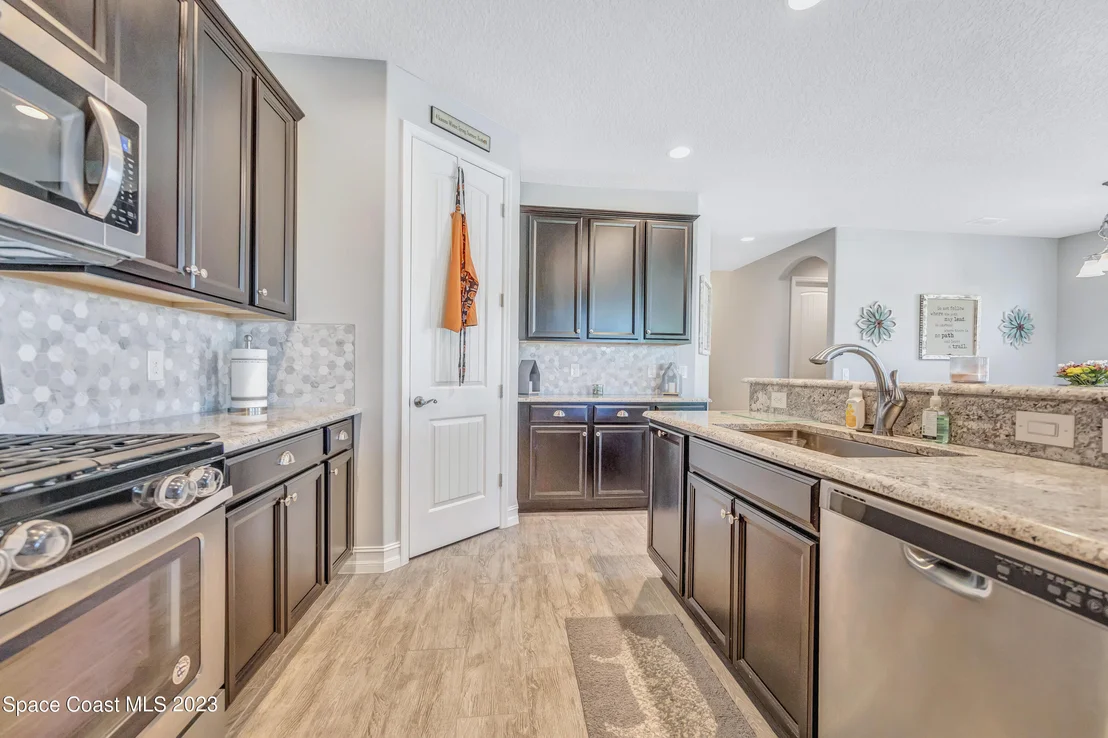 Photo of 7338 Bluemink Lane