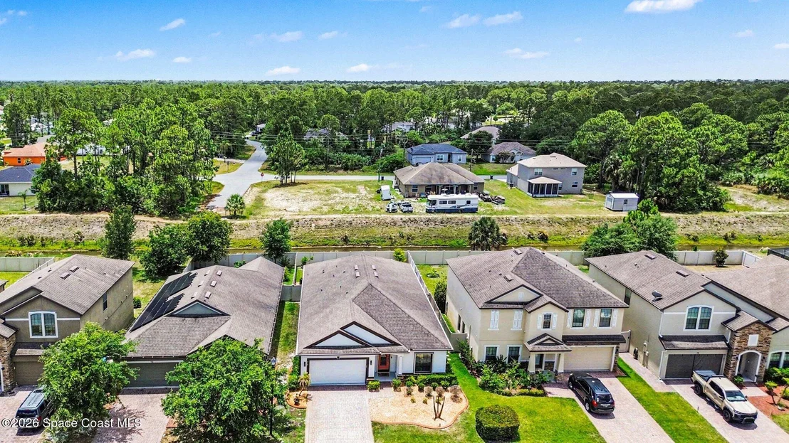 Photo of 970 Dillard Drive SE