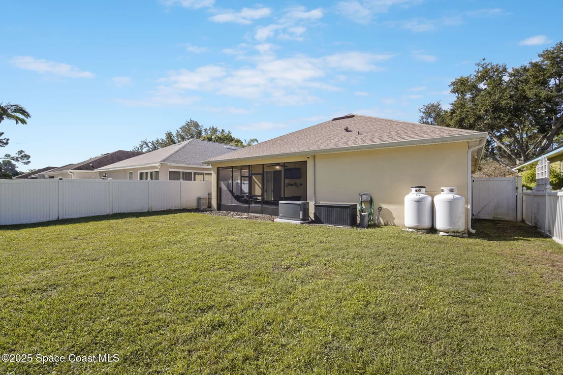 Photo of 381 Waterside Circle