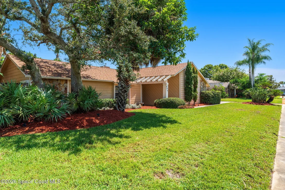 Photo of 496 N River Oaks Drive