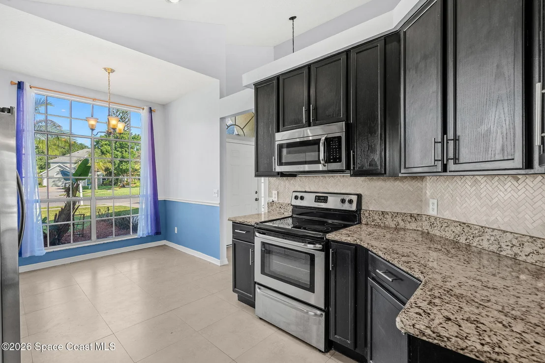 Photo of 685 Ashbury Avenue