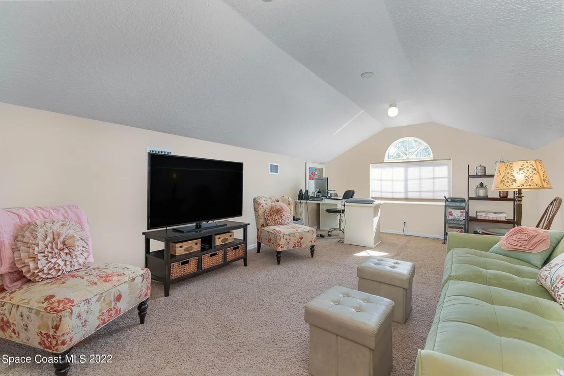 Photo of 1836 Windbrook Drive SE