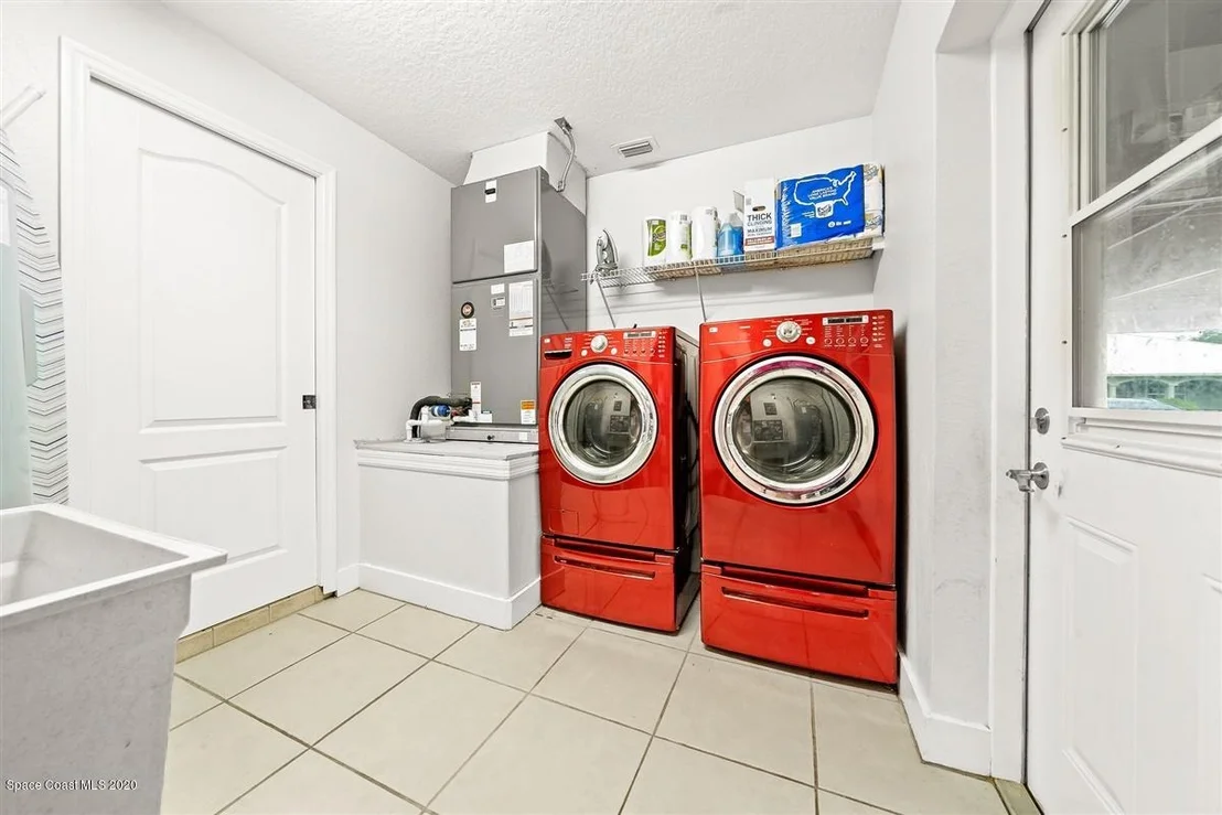 Photo of 4901 Evinrude Road