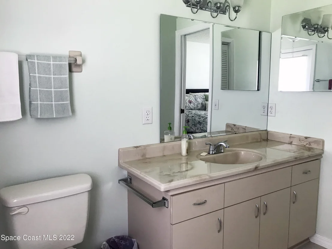 Photo of 5477 Holden Road