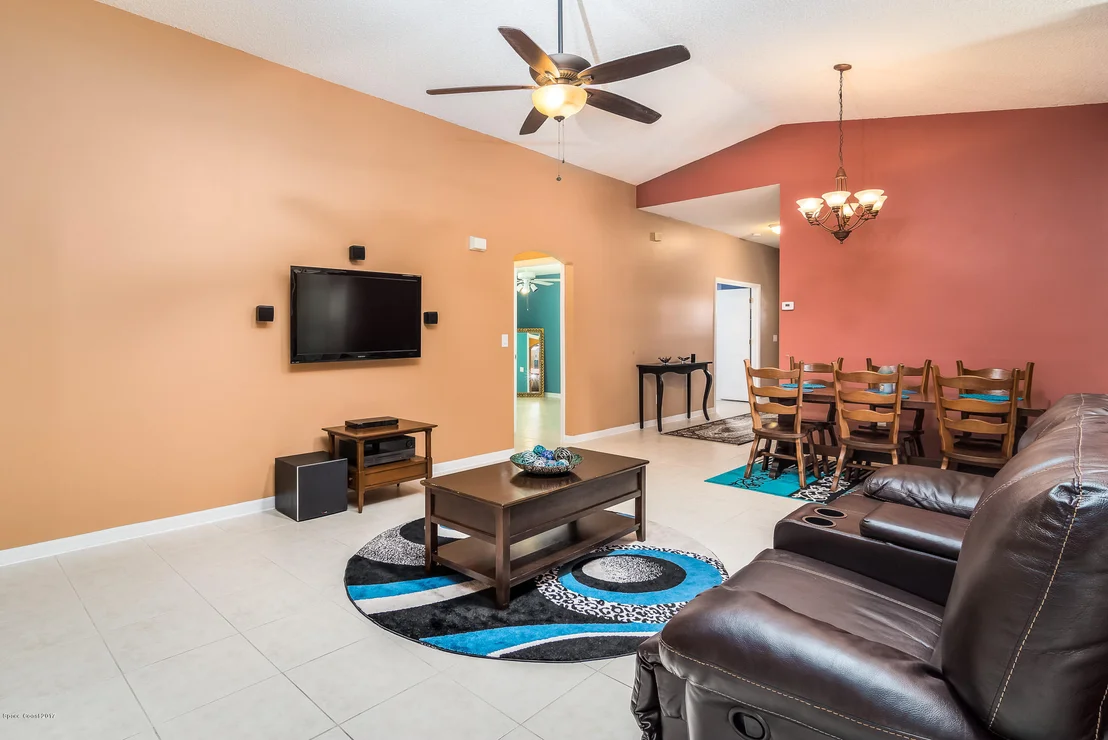 Photo of 2881 Saint James Lane