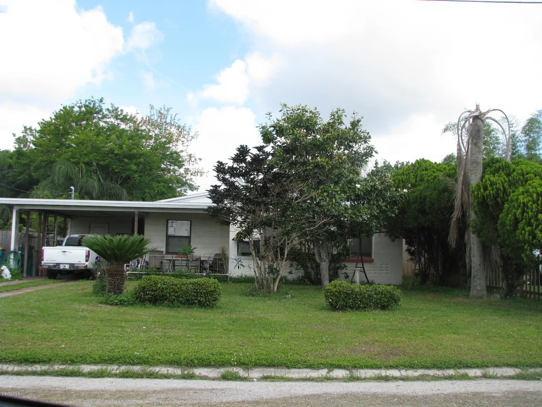 Photo of 412 Iris Lane