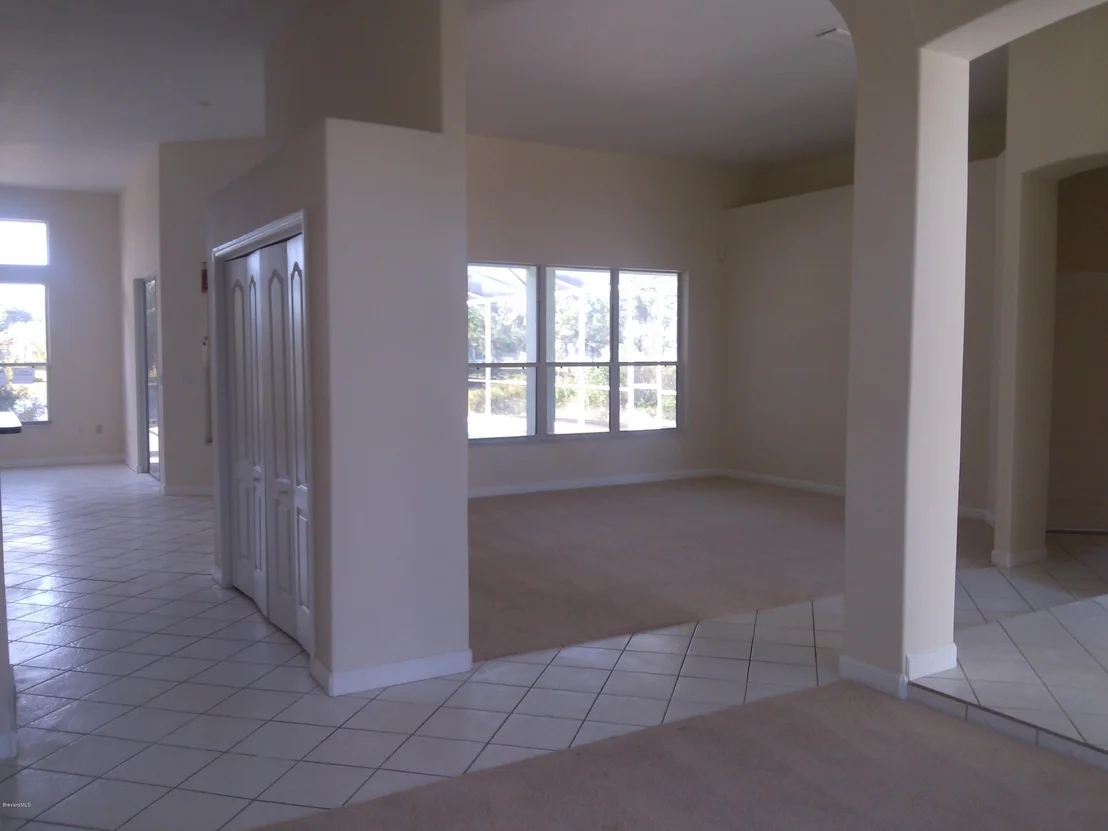 Photo of 4474 Long Lake Road