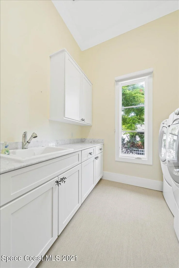 Photo of 2780 N Riverside Drive