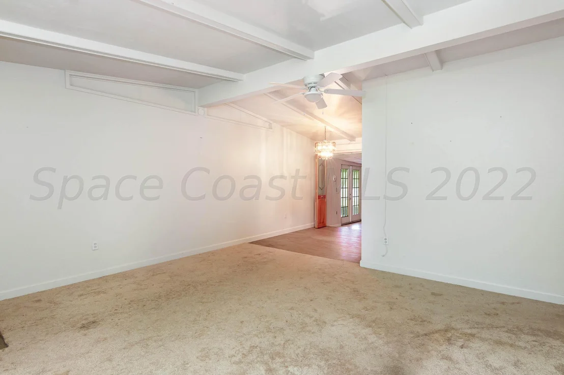Photo of 1056 Noreen Boulevard
