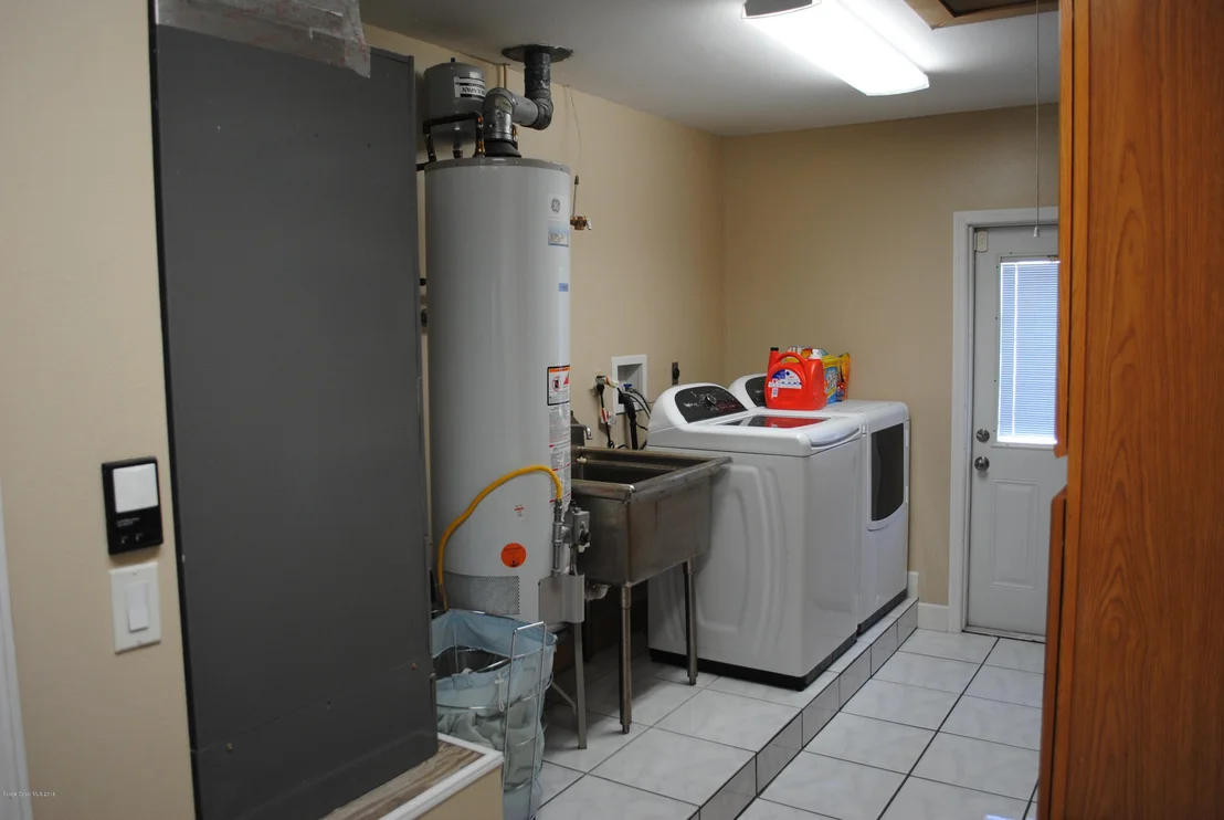 Photo of 1557 Spruce Road