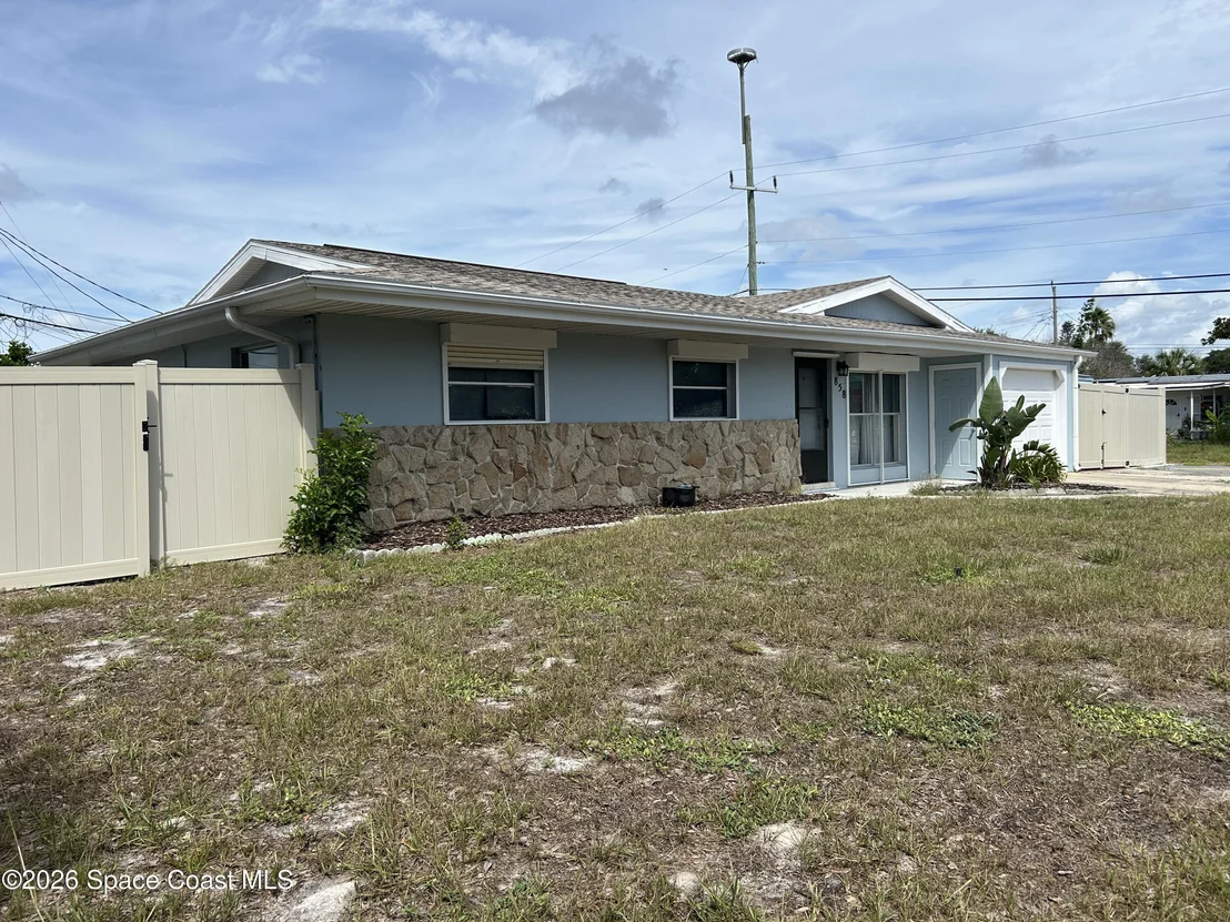 Photo of 858 Bianca Drive NE