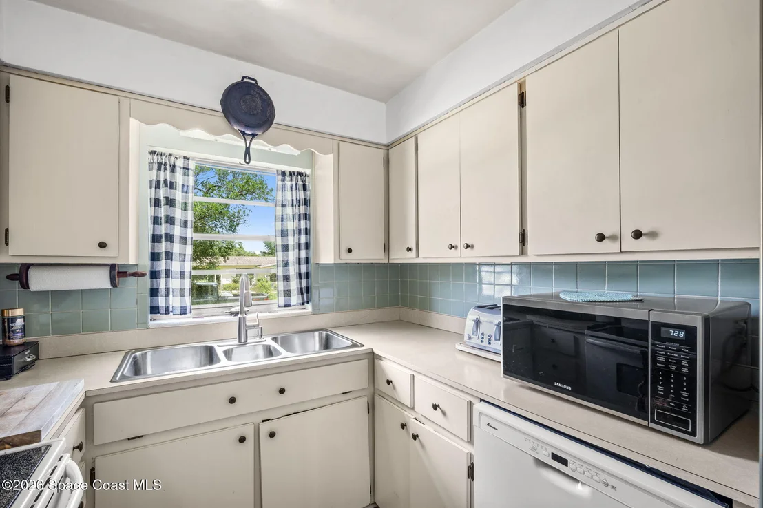 Photo of 1425 Crest Drive