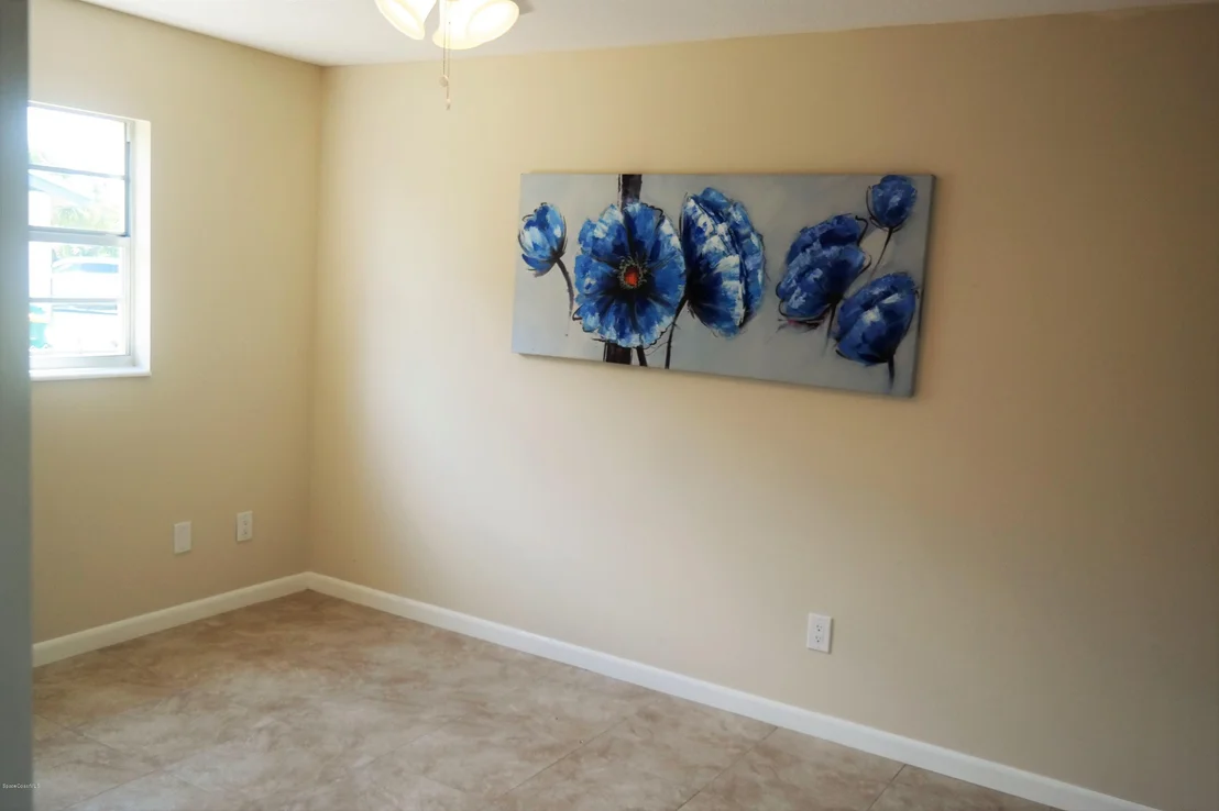 Photo of 545 Chantilly Drive