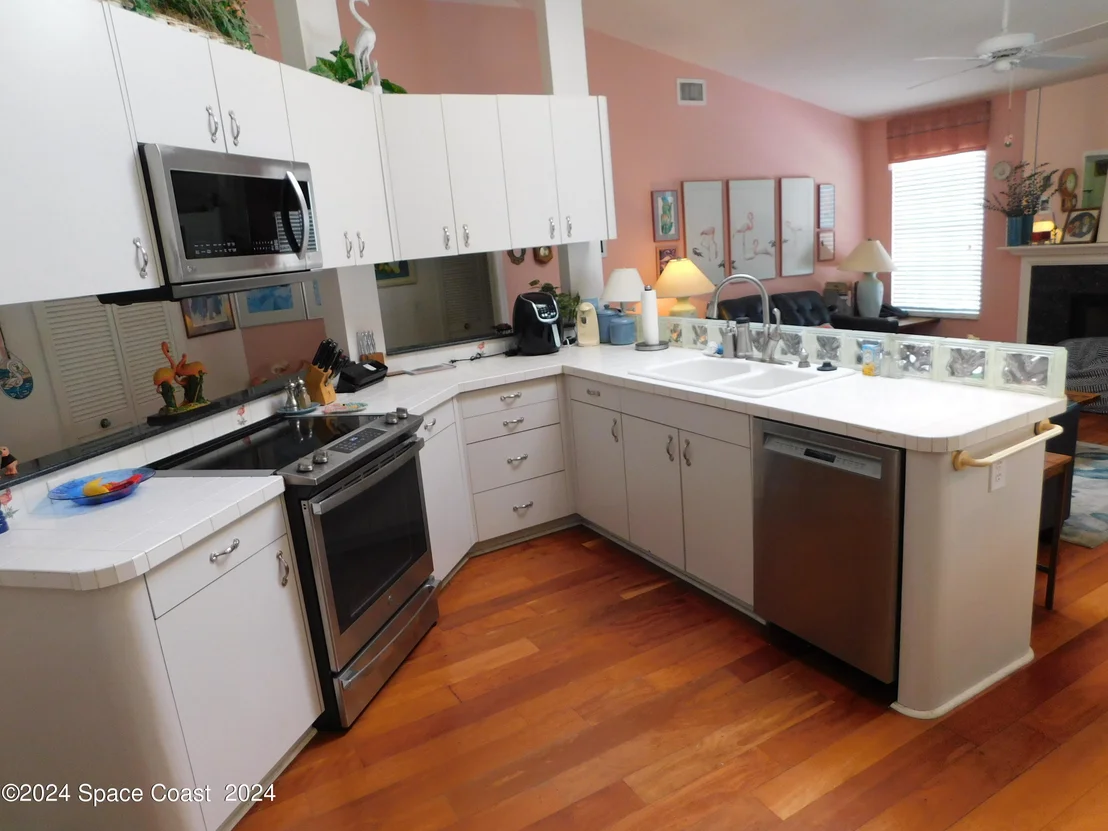 Photo of 984 Whisperoak Drive