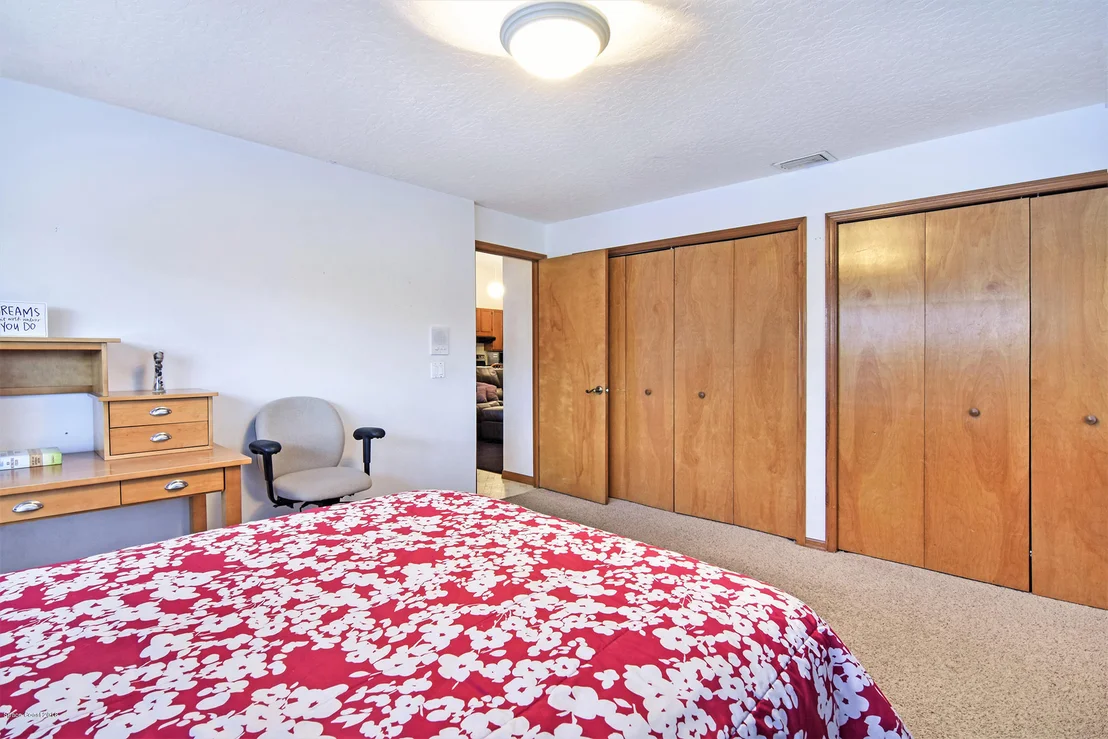 Photo of 5265 Pine Street