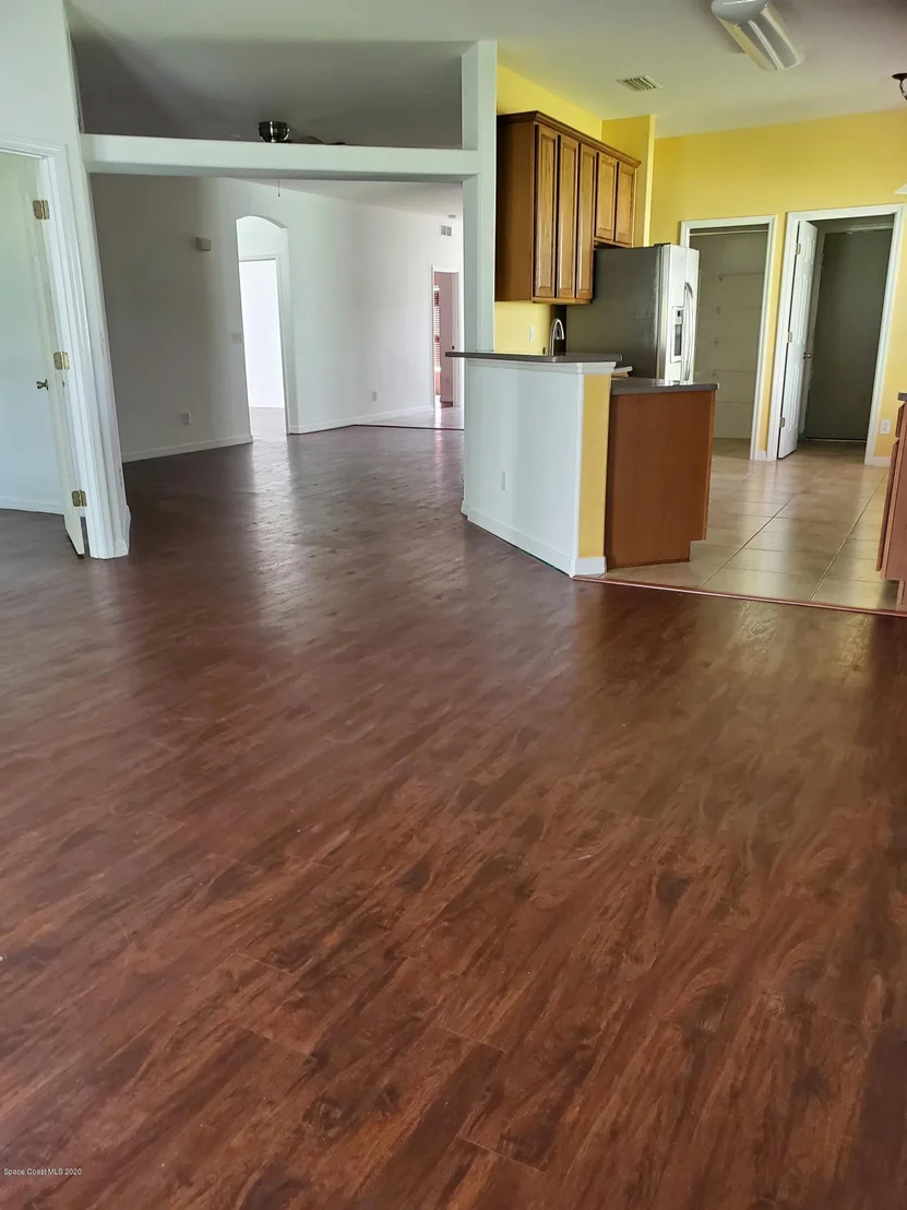 Photo of 3881 Manitoba Way