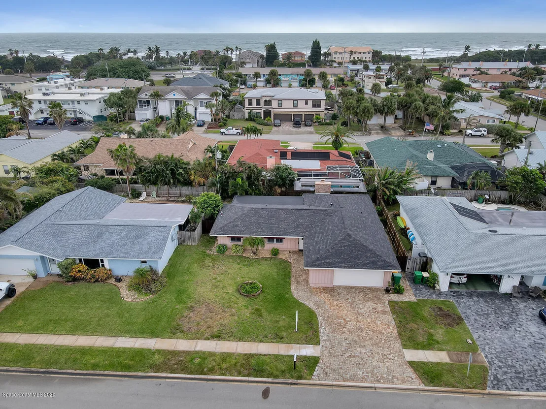 Photo of 681 Hibiscus Drive