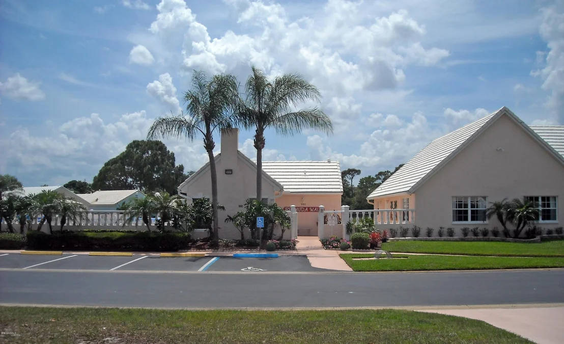 Photo of 993 NE Wateroak Drive