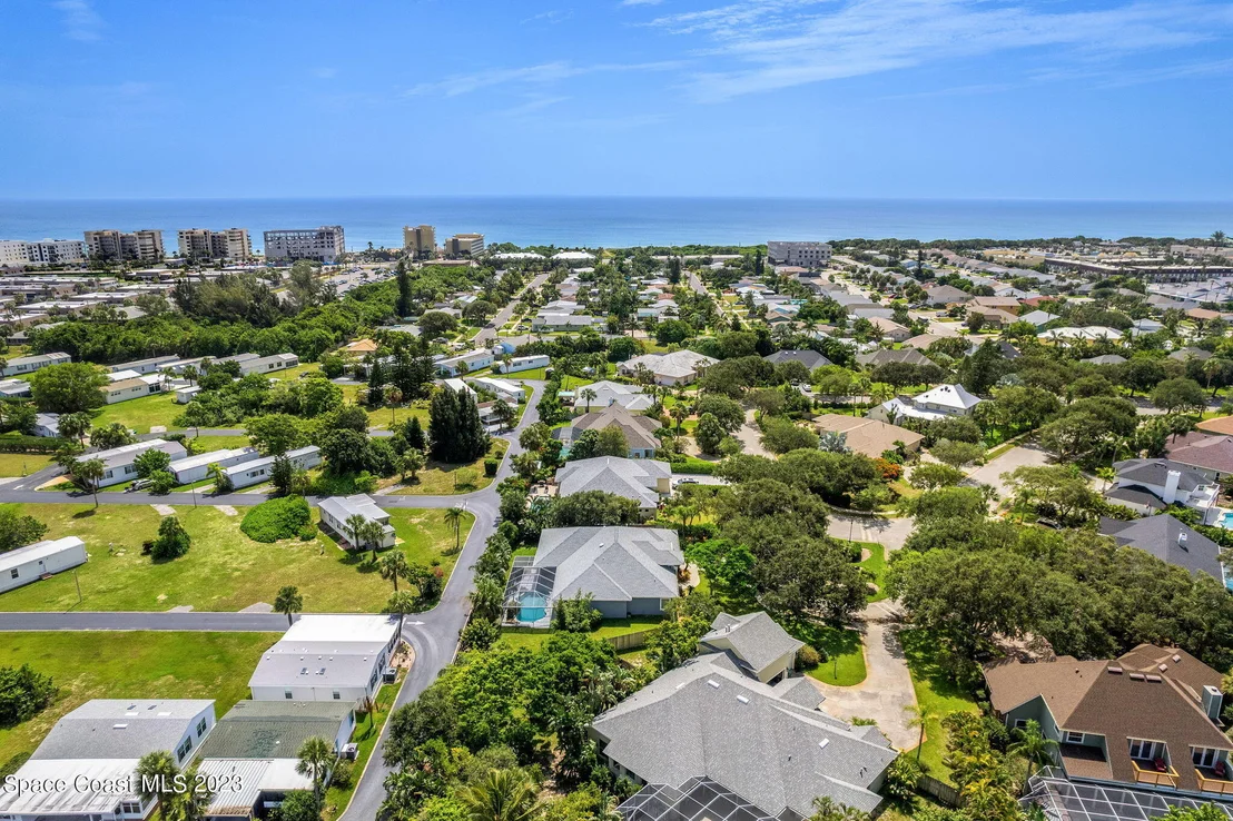 Photo of 213 Peregrine Drive