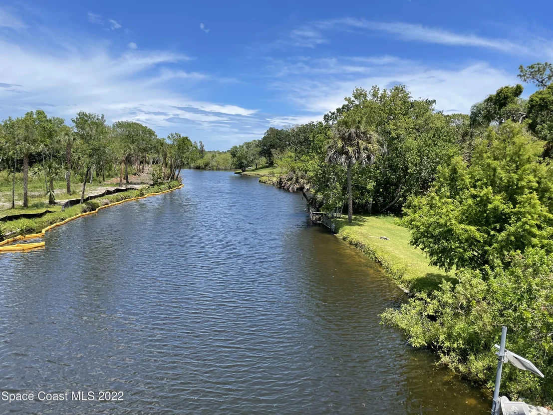 Photo of 3280 Reef Road SE