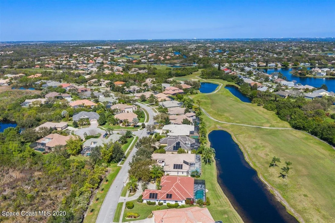 Photo of 925 Chatsworth Drive